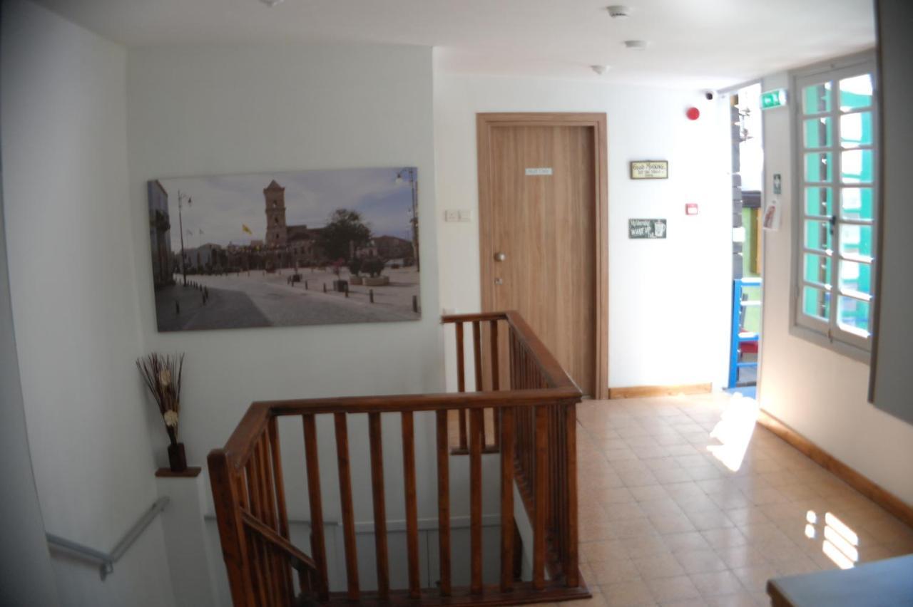 Harrys Inn Guesthouse Lárnaka Eksteriør bilde
